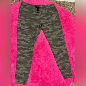 ZYIA Active Olive Camouflage leggings